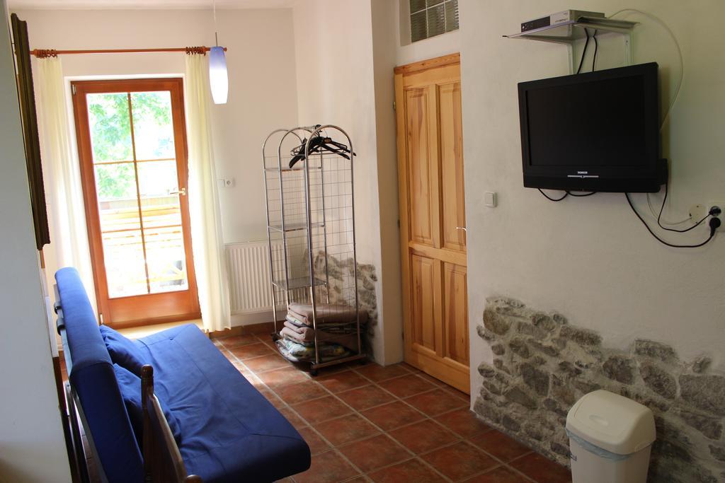 Penzion Gomelska Apartment Horní Stropnice Exterior foto
