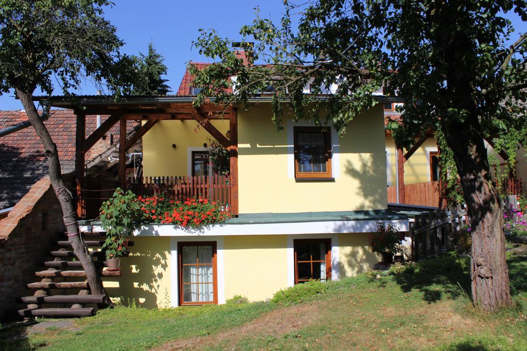 Penzion Gomelska Apartment Horní Stropnice Exterior foto